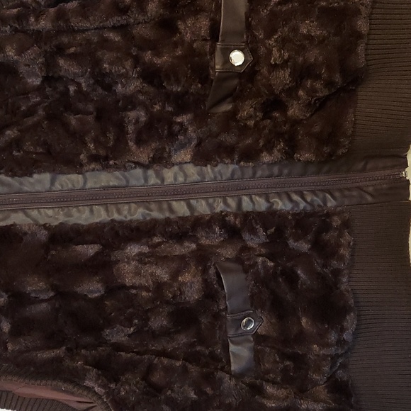 Avenue's Brown Teddybear Faux Fur Vest - Picture 2 of 5